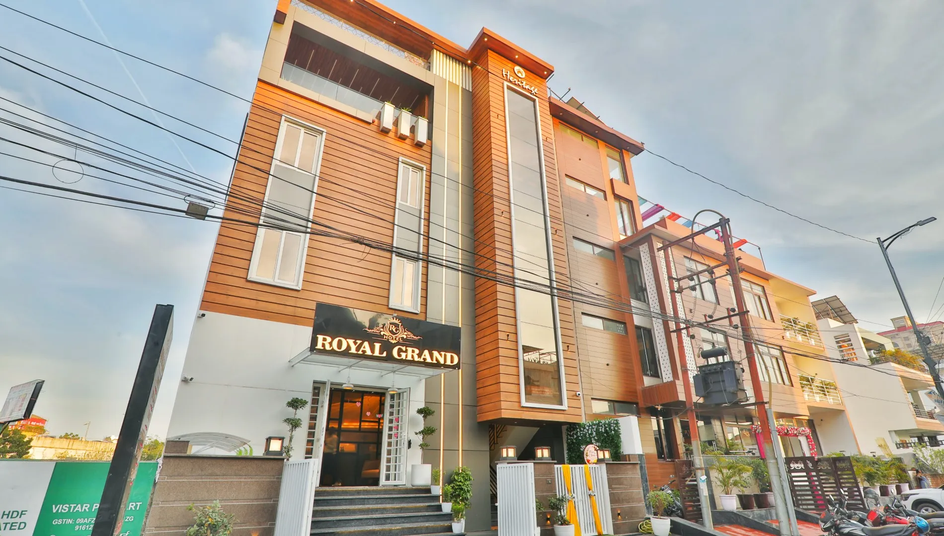 Hotel Royal Grand About Img