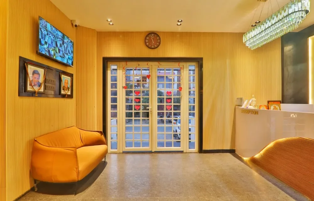 Hotel Royal Grand Arriving Late in Lucknow? How to Choose the Right Hotel Without Stress Image